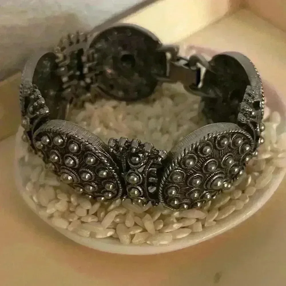 Rare gladiator game of thrones medieval style bracelet with clasp medallion